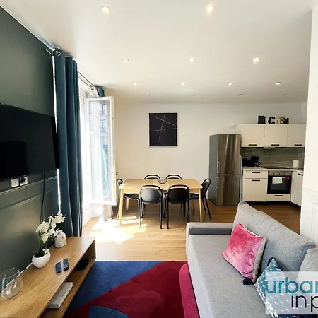 Urban Flat 24 - Charming In Apartment